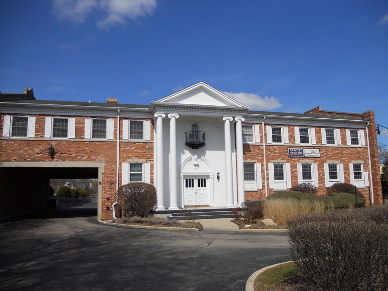 30 S Lincoln St Hinsdale Il 60521 Property Record Loopnet Com