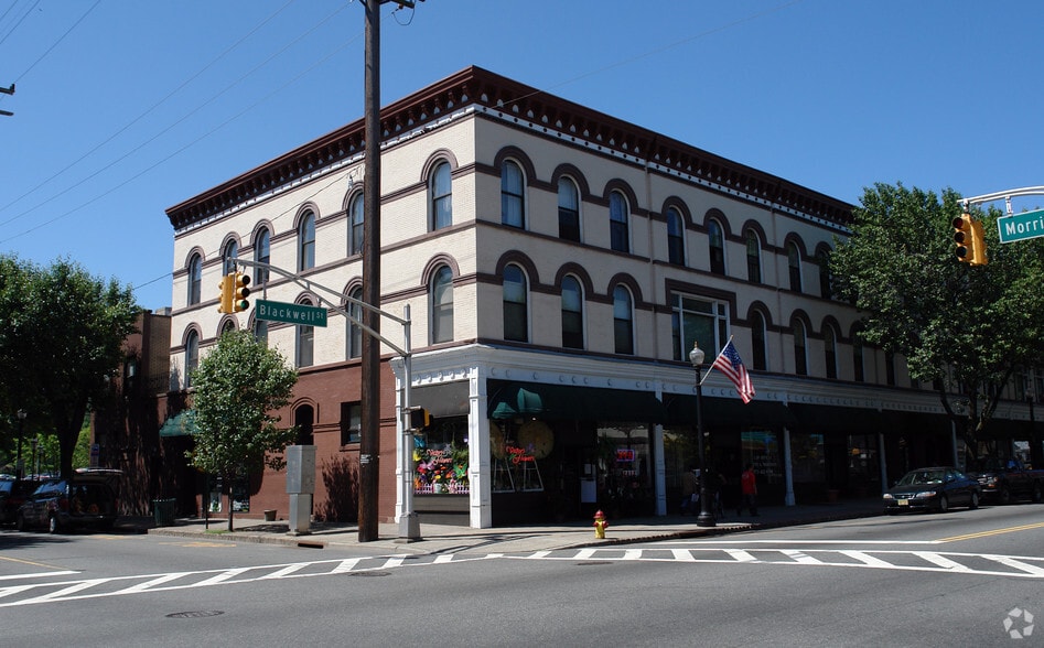 616 E Blackwell St, Dover, NJ 07801