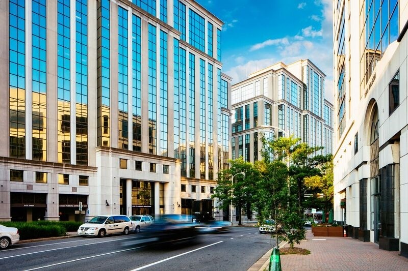 2200 Clarendon Blvd, Arlington, VA for sale - Building Photo - Image 1 of 1