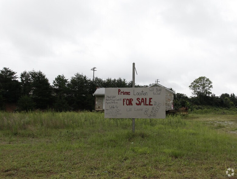 12943 E Wade Hampton Blvd, Duncan, SC for sale - Primary Photo - Image 1 of 1