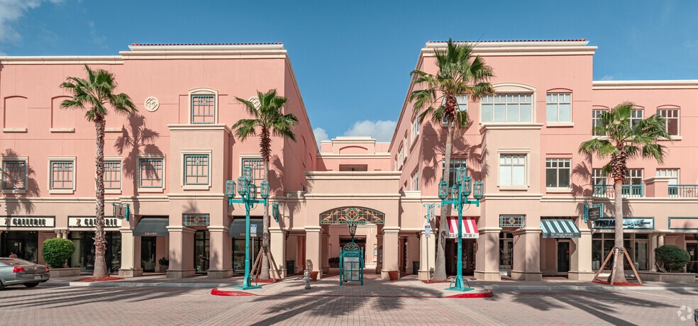 327 Plaza Real, Boca Raton, FL for lease - Building Photo - Image 3 of 7