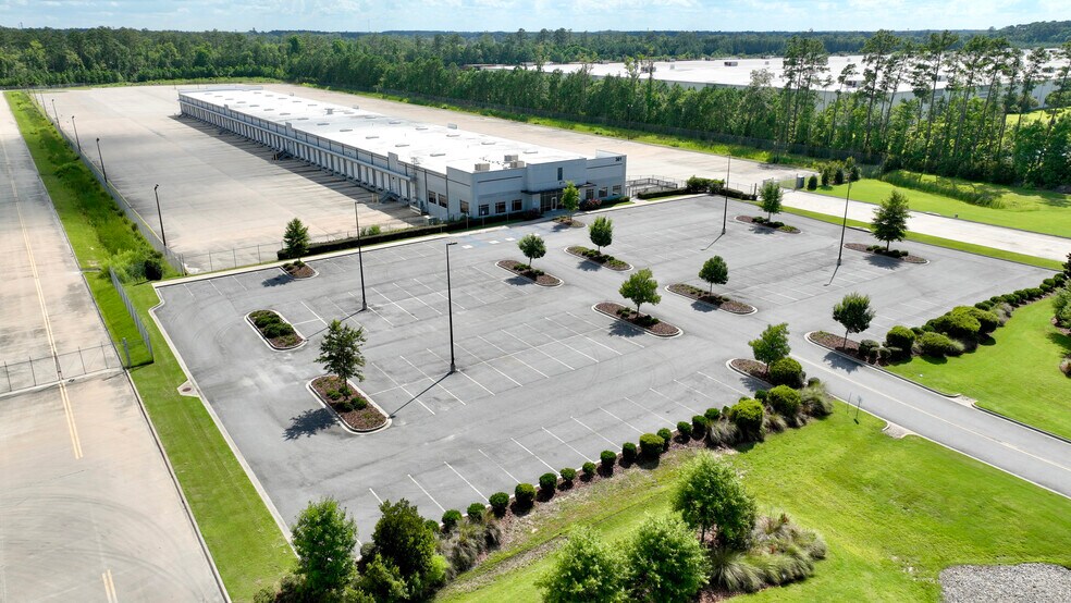 301 Little Hearst Pky, Port Wentworth, GA for lease - Building Photo - Image 3 of 7
