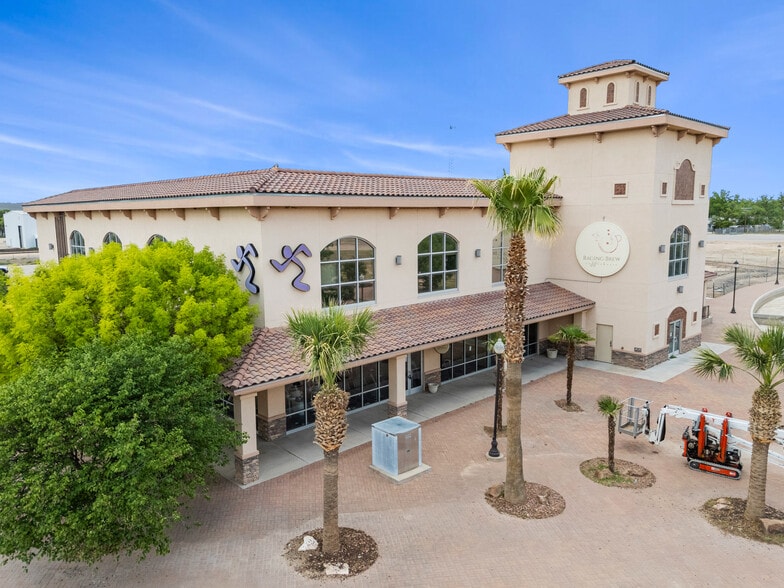 400-2 Cascade Ave, Carlsbad, NM for sale - Primary Photo - Image 1 of 8