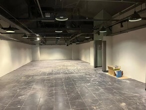 6 Boulevard De Sébastopol, Paris for lease Interior Photo- Image 2 of 12