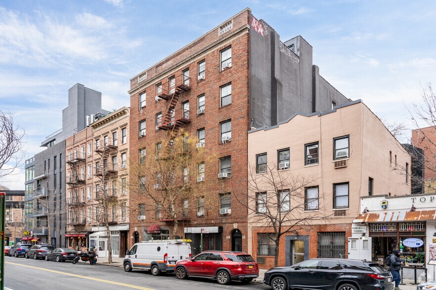 59-61 Carmine St, New York, NY for lease - Primary Photo - Image 1 of 7