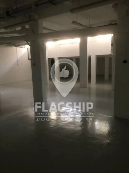 Retail in Boulogne-Billancourt for lease - Interior Photo - Image 2 of 6