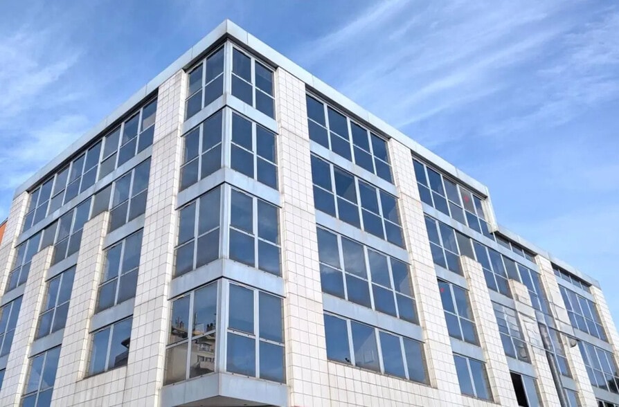 Office in Toulouse for lease - Building Photo - Image 1 of 12