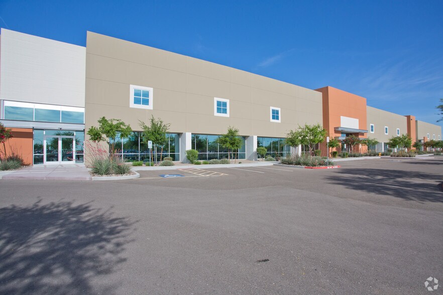 2900 S Gilbert Rd, Chandler, AZ for sale - Building Photo - Image 1 of 1