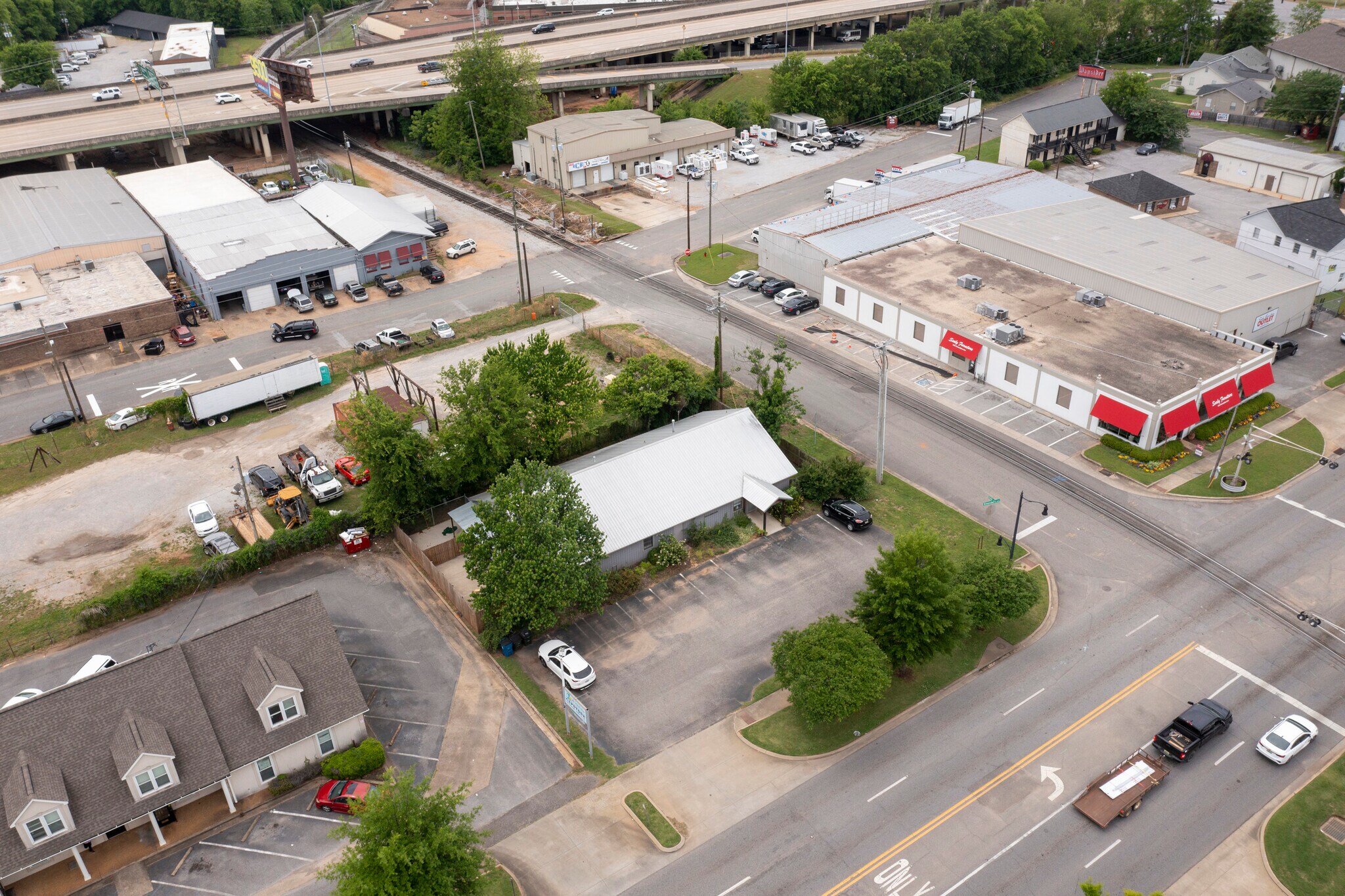 1600 Greensboro Ave  