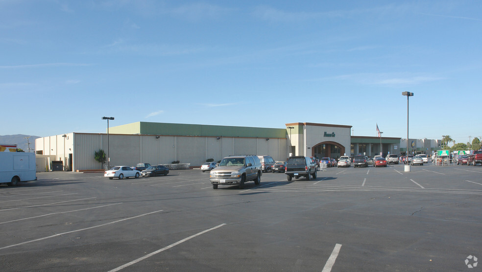 1030 E Alisal St, Salinas, CA for lease - Primary Photo - Image 1 of 6