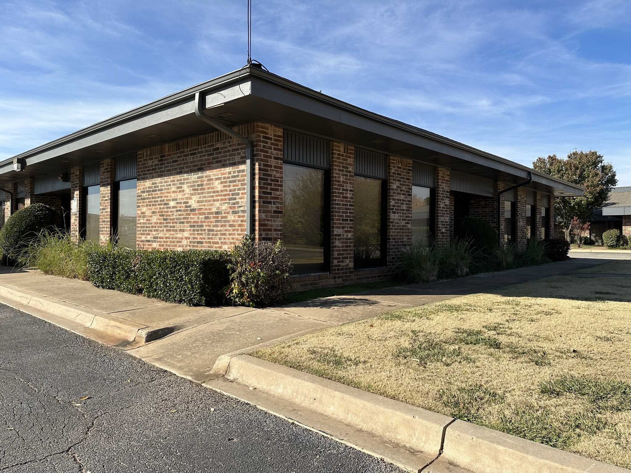 3500 S Boulevard St, Edmond, OK for lease Building Photo- Image 1 of 14