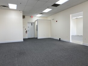 12302 Roper Blvd, Clermont, FL for lease Interior Photo- Image 2 of 4