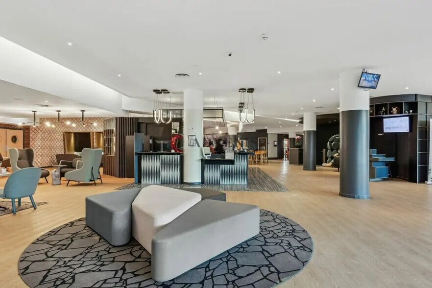 Office in Noisy-le-Grand for lease - Building Photo - Image 1 of 10