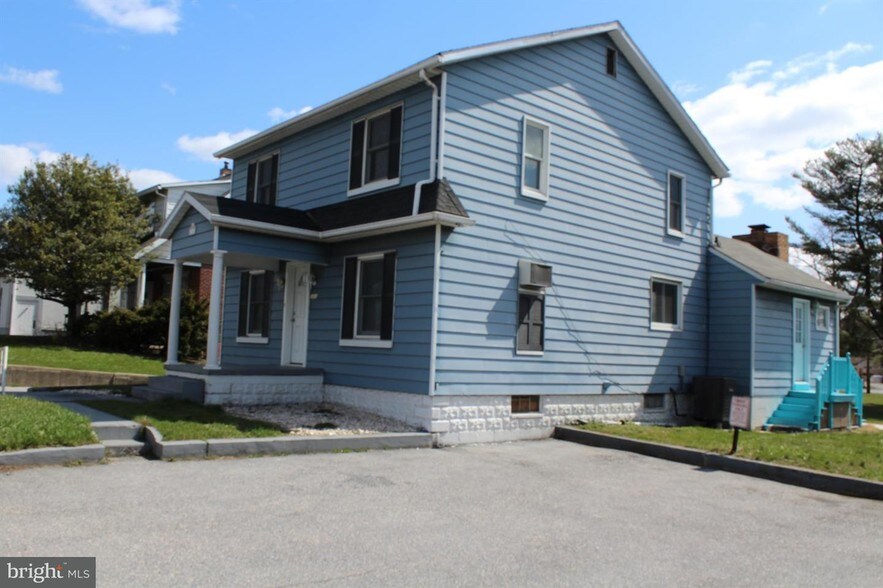 5303 Jonestown Rd, Harrisburg, PA 17112