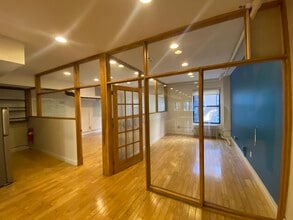 166 Fifth Ave, New York, NY for lease Building Photo- Image 2 of 10