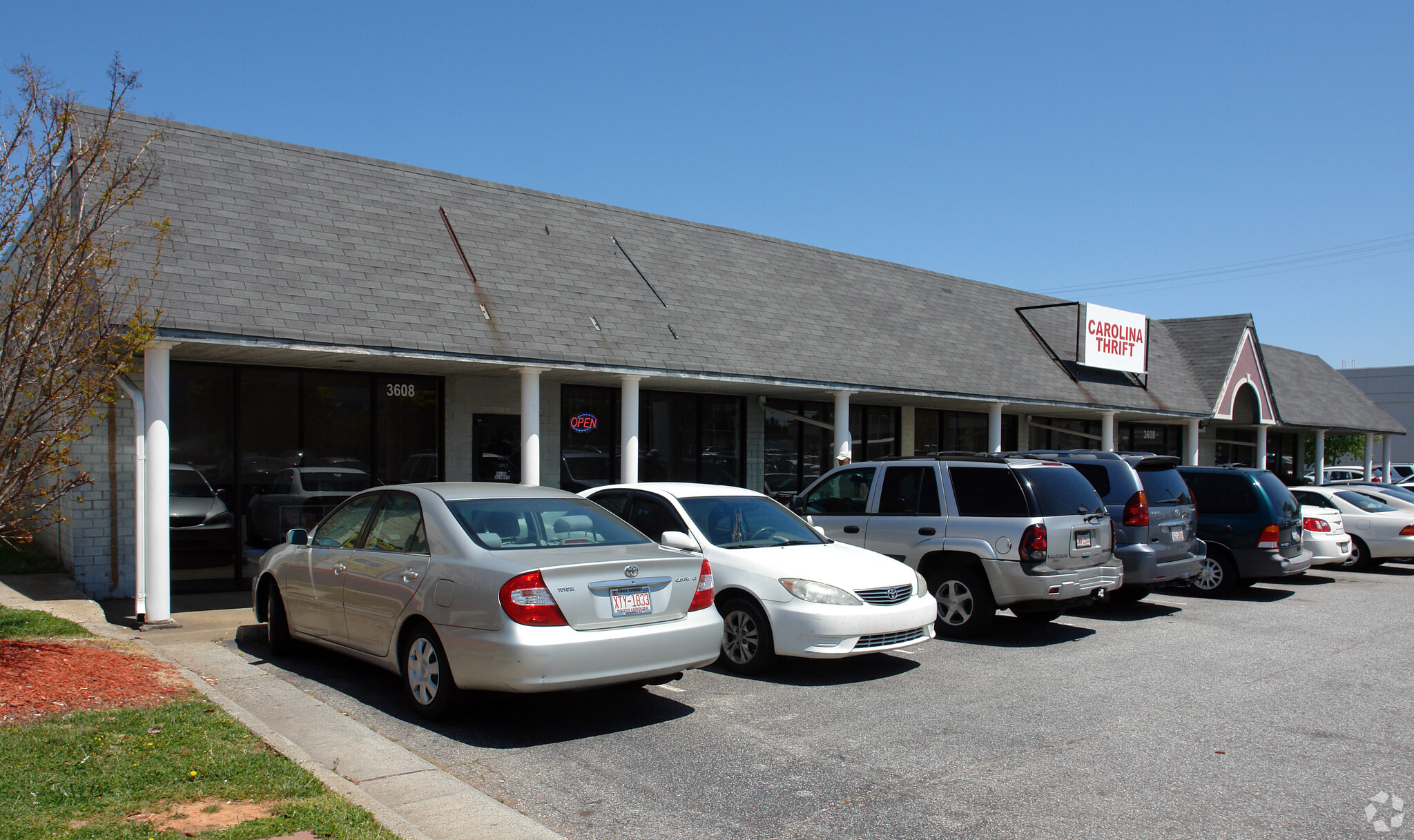 3608 W Wendover Ave, Greensboro, NC for sale Primary Photo- Image 1 of 1