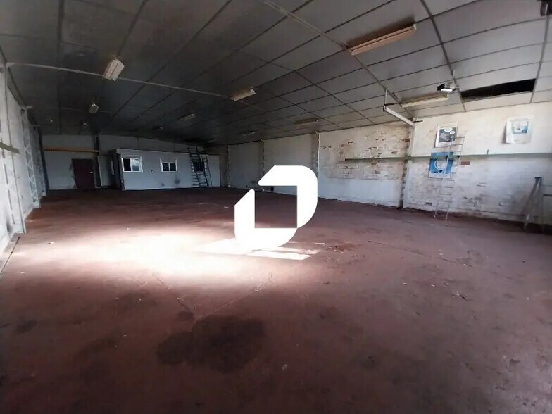 Flex in Le Bouscat for lease - Interior Photo - Image 1 of 9