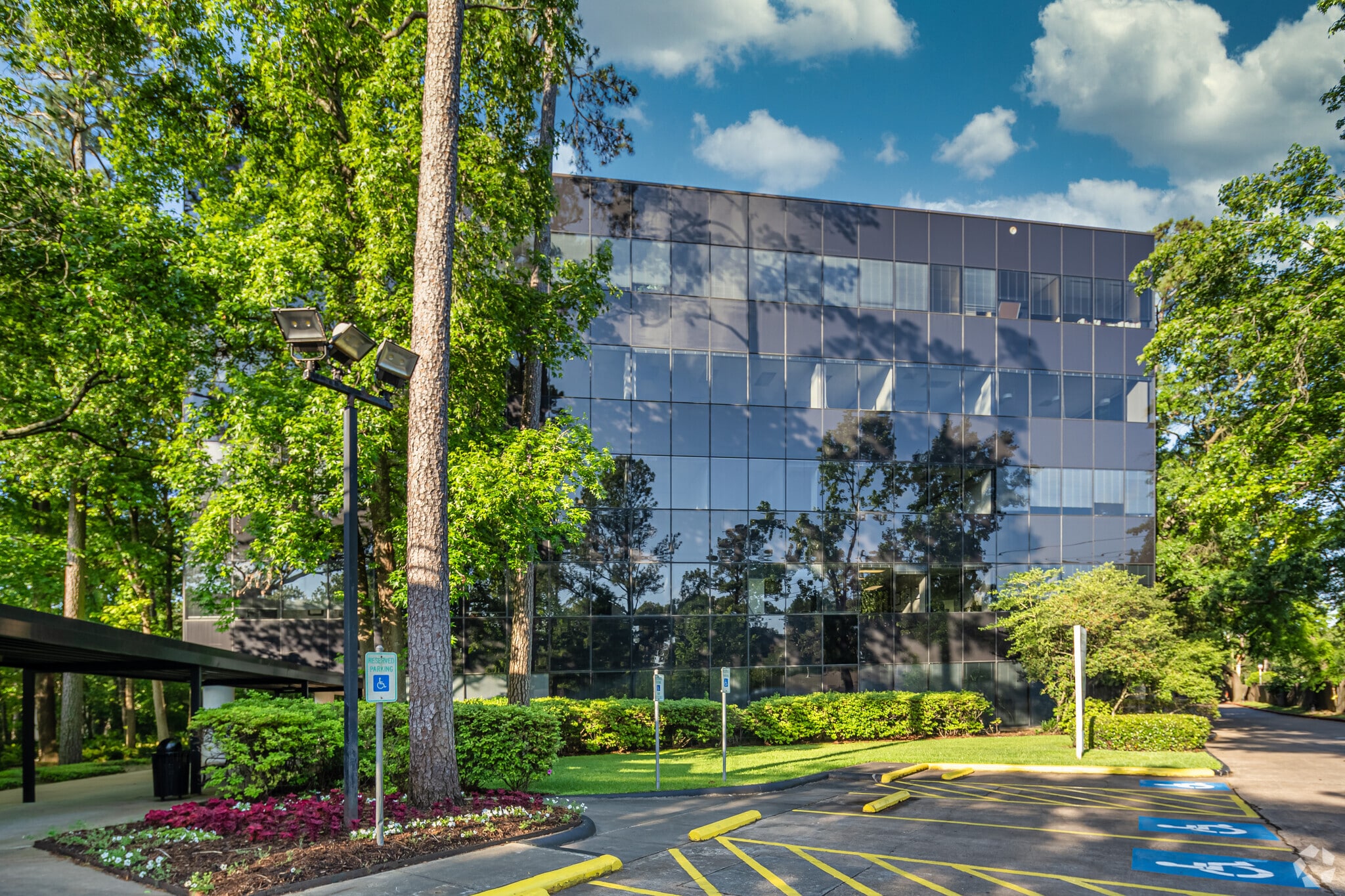 2190 & 2180 North Loop West portfolio of 2 properties for sale on LoopNet.com Primary Photo- Image 1 of 3