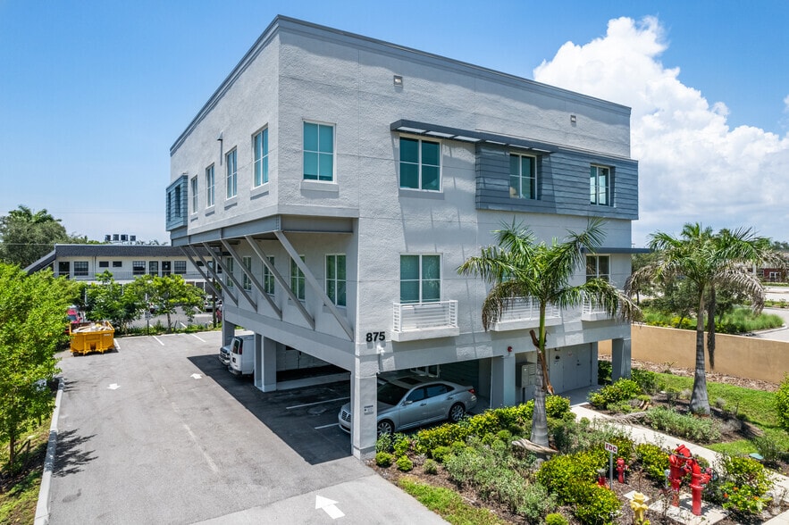 875 109th Ave, Naples, FL for lease - Primary Photo - Image 1 of 4