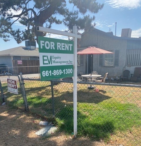 123 W McCord Ave, Bakersfield, CA for sale - Building Photo - Image 3 of 19