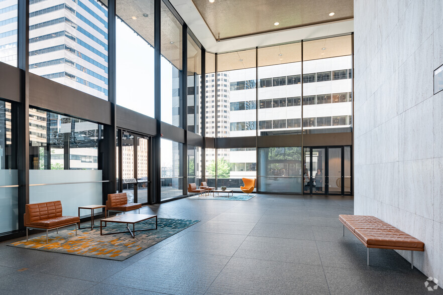 1001 4th Ave, Seattle, WA for lease - Lobby - Image 3 of 9