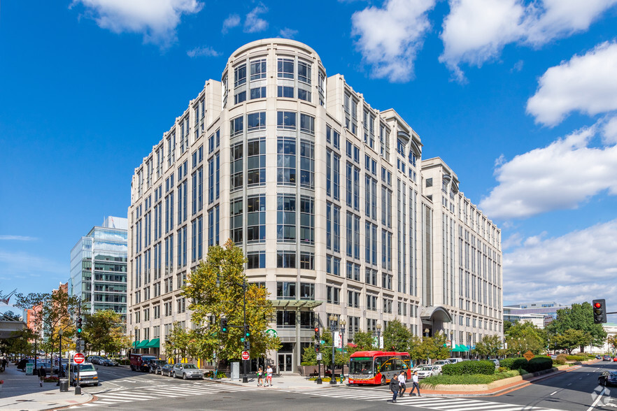 901 New York Ave NW, Washington, DC for lease - Building Photo - Image 2 of 16