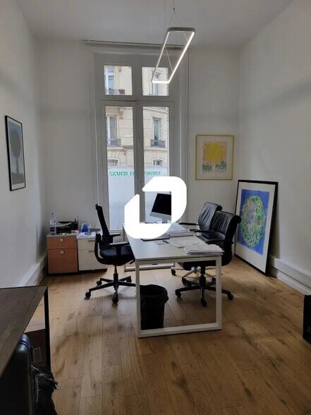 Office in Paris for lease - Interior Photo - Image 1 of 4