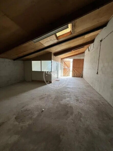 Industrial in Toulouse for sale - Interior Photo - Image 1 of 6