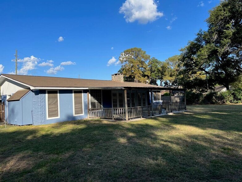 1007 Meyer St, Sealy, TX 77474 Multifamily for Sale