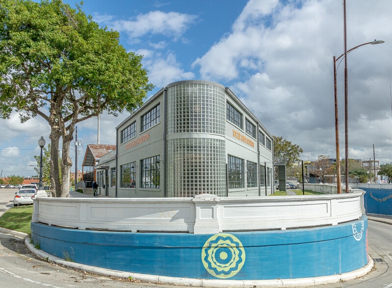 121 St Emanuel St, Houston, TX for sale - Building Photo - Image 3 of 55