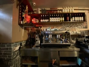 Retail in Barcelona, Barcelona for lease Interior Photo- Image 1 of 5