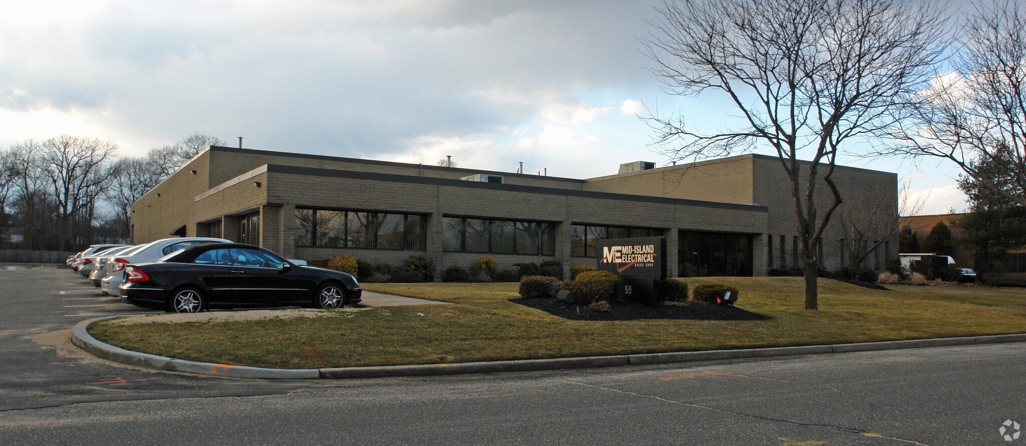 59 Mall Dr, Commack, NY for sale Primary Photo- Image 1 of 1