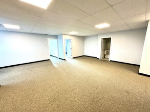 590 Spring St, Windsor Locks, CT for lease Building Photo- Image 2 of 12