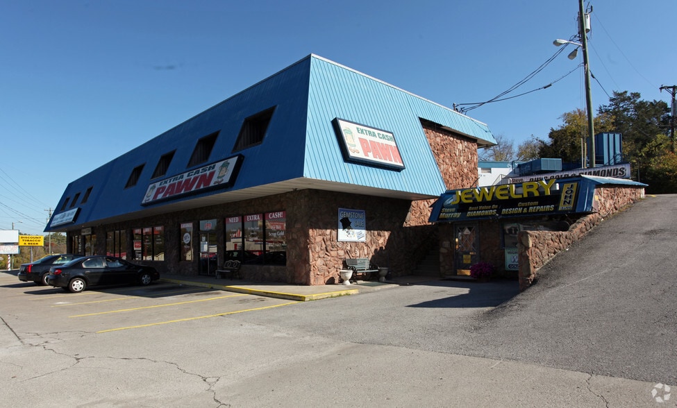 486 Bell Rd, Nashville, TN 37217 Village Square Shopping Center