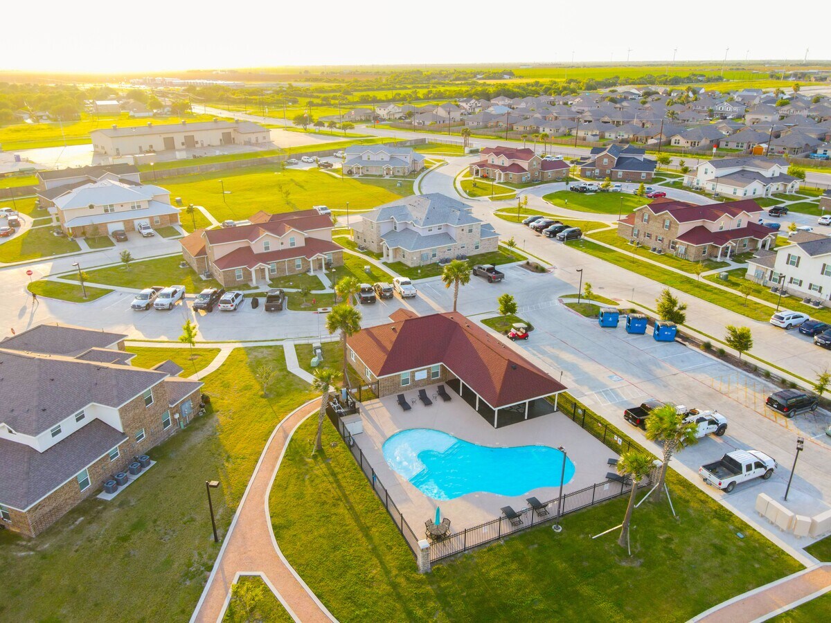 1601 Moore Ave, Portland, TX 78374