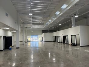 21200-21204 Erwin St, Woodland Hills, CA for lease Interior Photo- Image 1 of 1