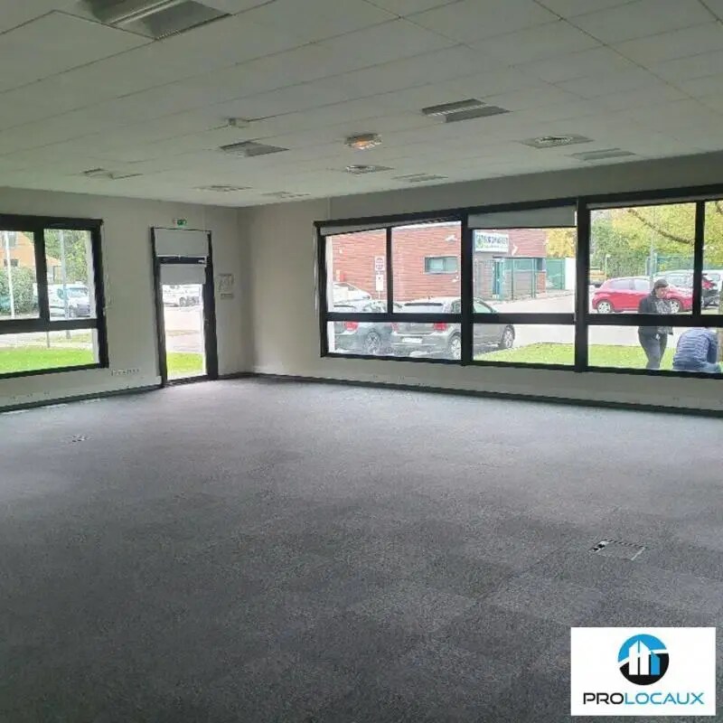 Office in Montbonnot-Saint-Martin for lease Interior Photo- Image 1 of 1