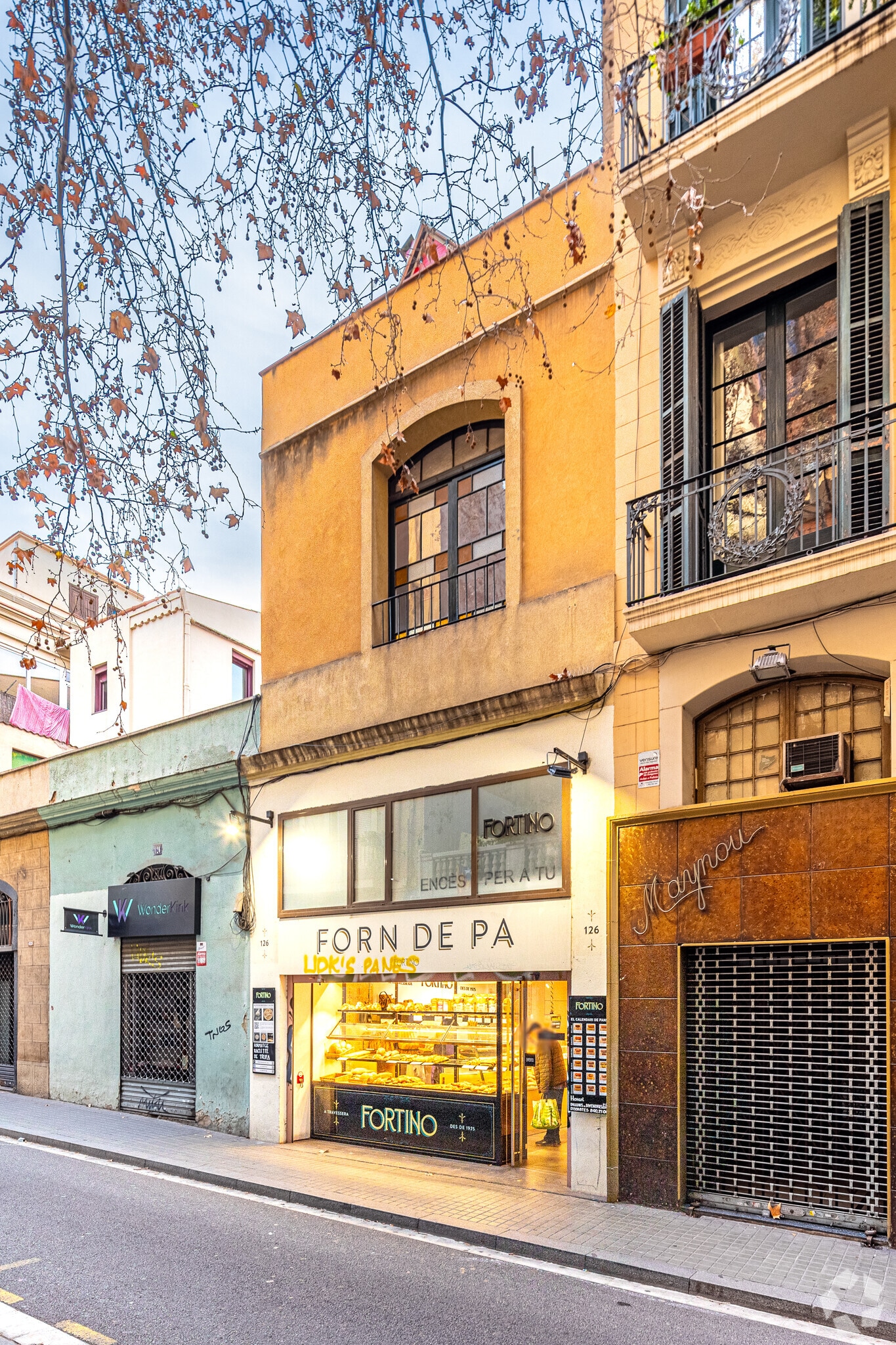 Retail in Barcelona, Barcelona for lease Primary Photo- Image 1 of 2
