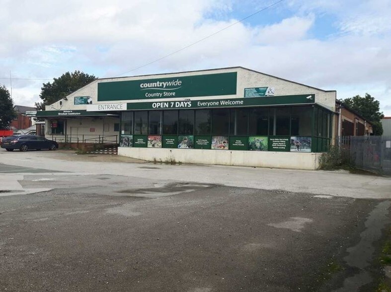 Station Appr, Wrexham for sale - Primary Photo - Image 1 of 1