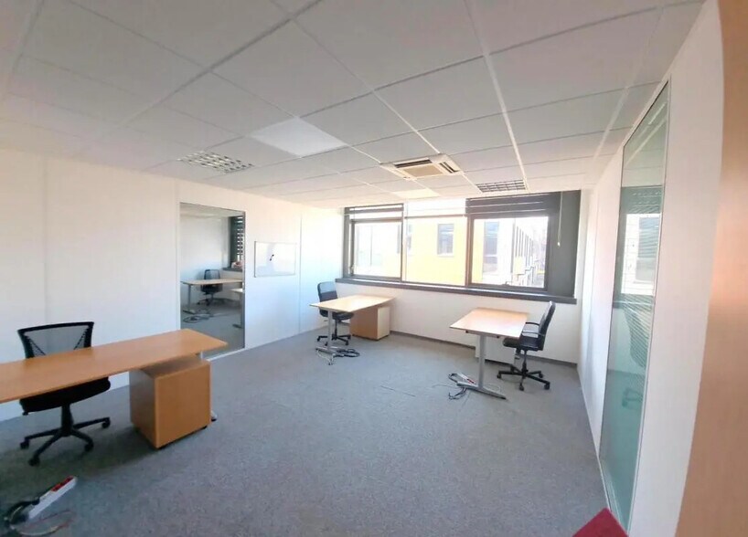 Office in Noisy-le-Roi for lease - Building Photo - Image 3 of 22