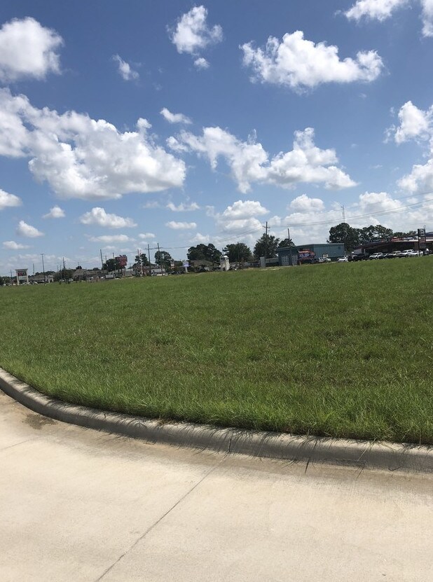 2124 Country Club Rd, Lake Charles, LA 70605