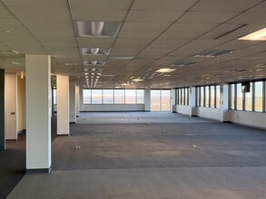 730 Holiday Dr, Pittsburgh, PA for lease Interior Photo- Image 2 of 7