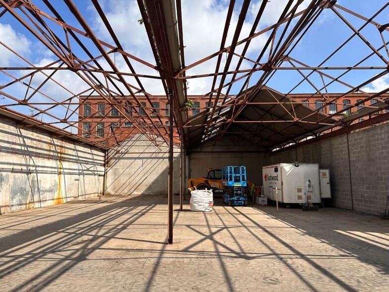 302 Newtownards Rd, Belfast for lease - Building Photo - Image 2 of 4