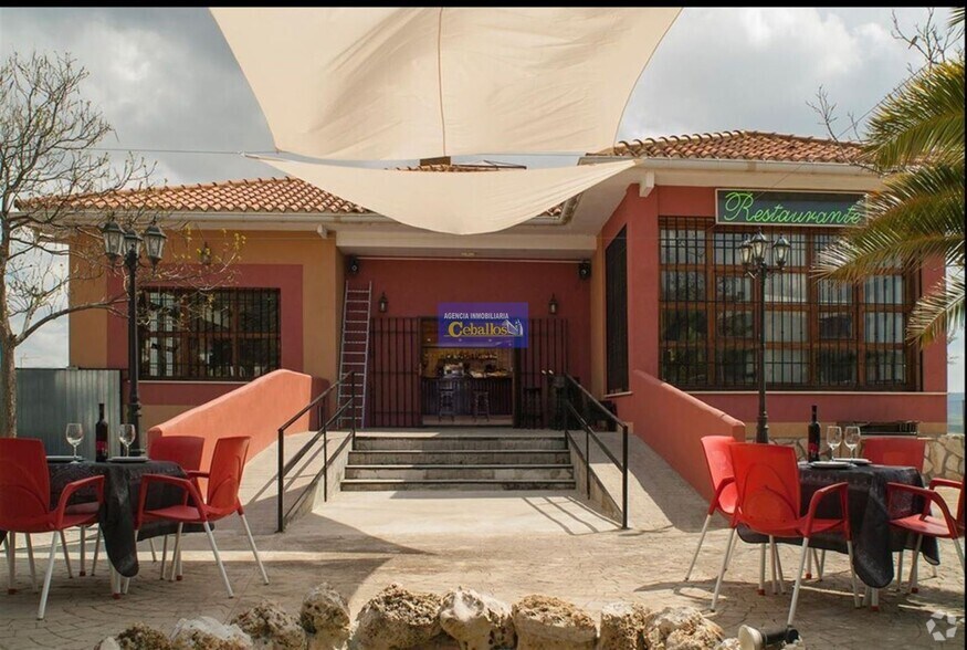 Retail in Hita, Guadalajara for sale - Primary Photo - Image 1 of 13