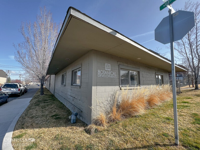 100 NE Hawthorne Ave, Bend, OR for lease - Building Photo - Image 1 of 3