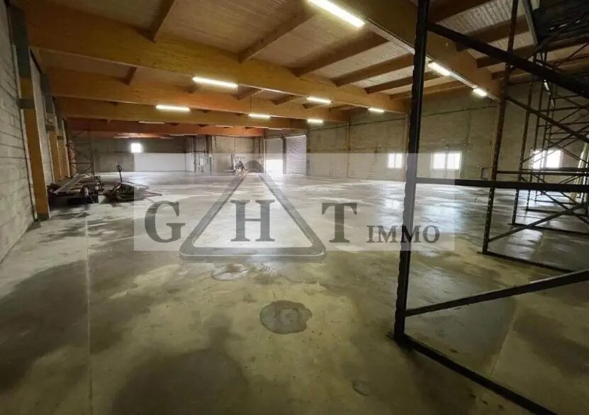 Industrial in Le Mesnil-Amelot for sale - Interior Photo - Image 2 of 5