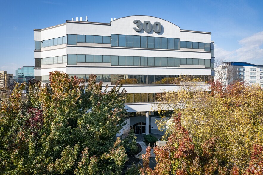 300 Harmon Meadow Blvd, Secaucus, NJ 07094