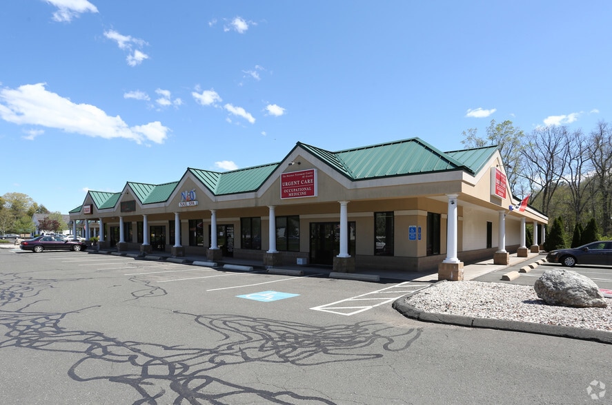 7 Mill Pond Ln, Granby, CT 06035 Village Corner Plaza
