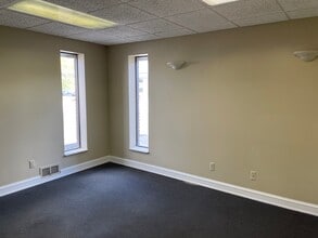17560-17600 Helro Dr, Fraser, MI for lease Interior Photo- Image 1 of 4