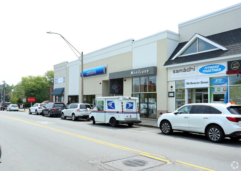 790794 Beacon St, Newton, MA 02459